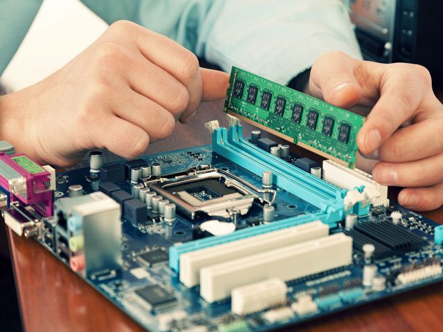 Mainboard mit verbauten Komponenten