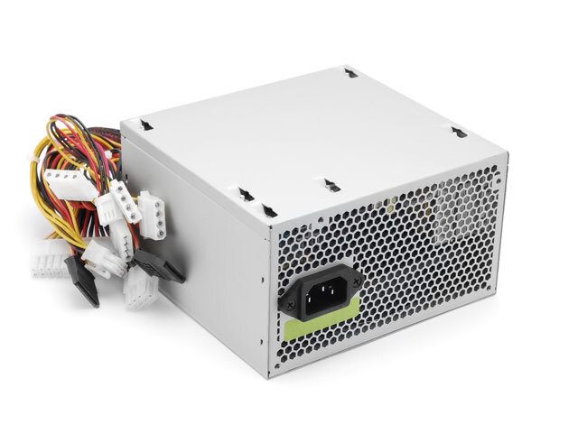 PC-Netzteil mit Kabelsträngen